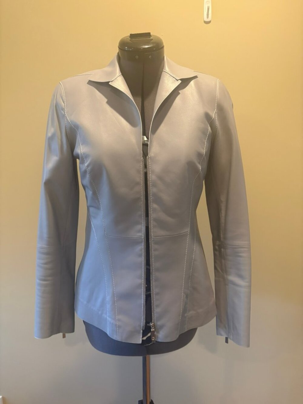 Lafayette 148 size 0 lightweight leather jacket